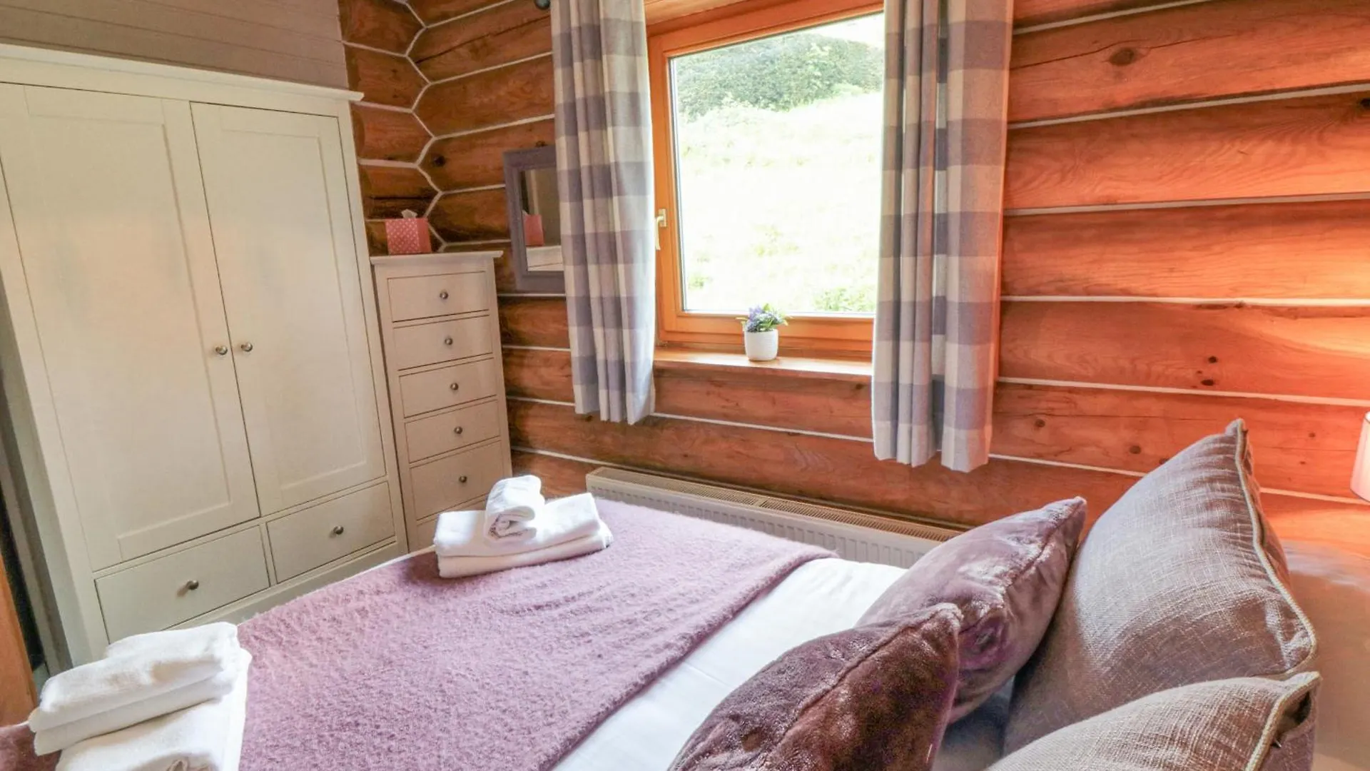 The Log Cabin At Irton Manor Scarborough